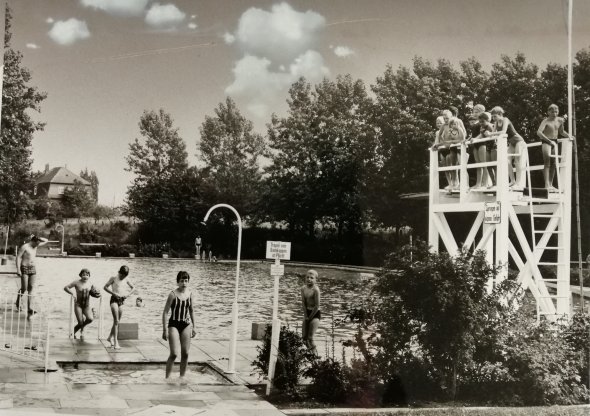 Gern genutzt, als es endlich kein Schlammbad mehr war: Loccums Freibad, hier im Jahr 1968. Hans Rösner